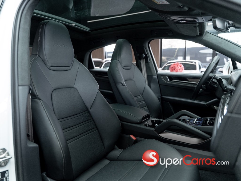 2025 Porsche Cayenne Turbo — foto 2 / 12