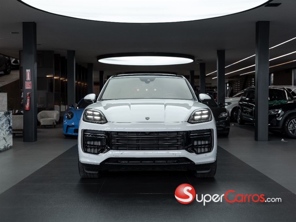 2025 Porsche Cayenne Turbo — foto 11 / 12