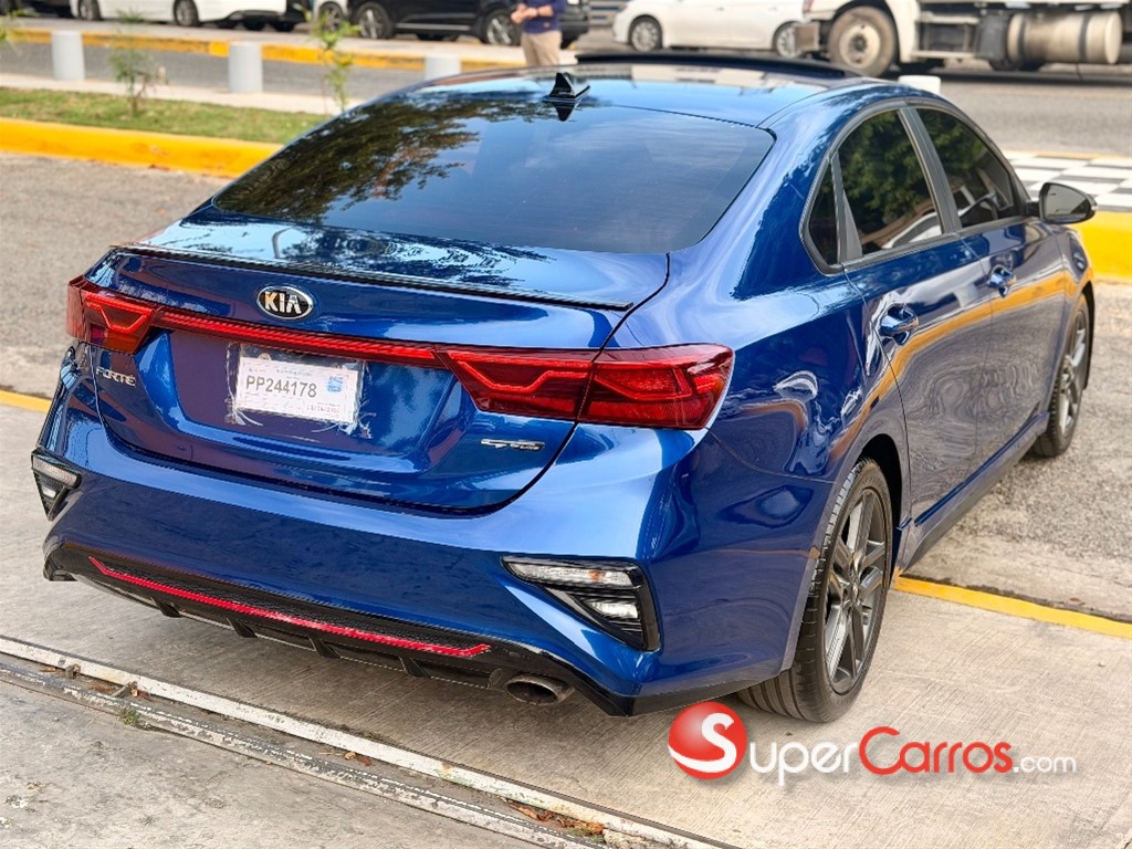 2020 Kia Forte GT Line — foto 8 / 8