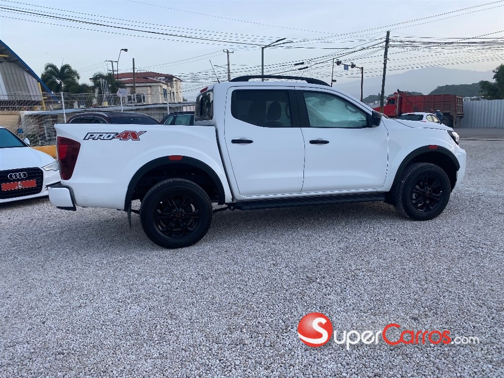 2025 Nissan Navara PRO X4 — foto 4 / 10
