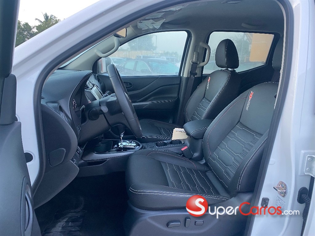 2025 Nissan Navara PRO X4 — foto 8 / 10