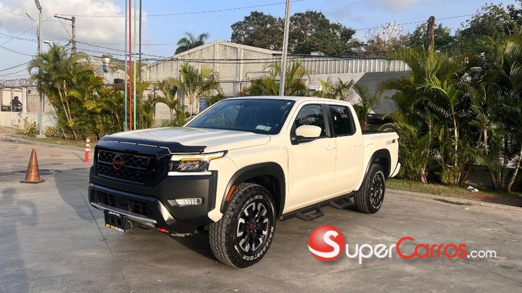 2022 Nissan Frontier Pro-4X — foto 2 / 10