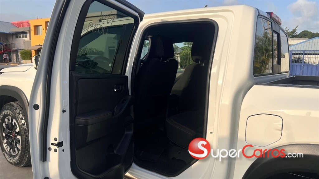 2022 Nissan Frontier Pro-4X — foto 8 / 10