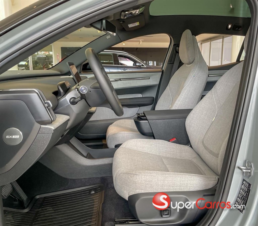 2026 Volvo EX30 ULTRA — foto 6 / 12