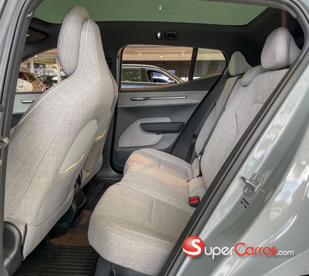 2026 Volvo EX30 ULTRA — foto 7 / 12