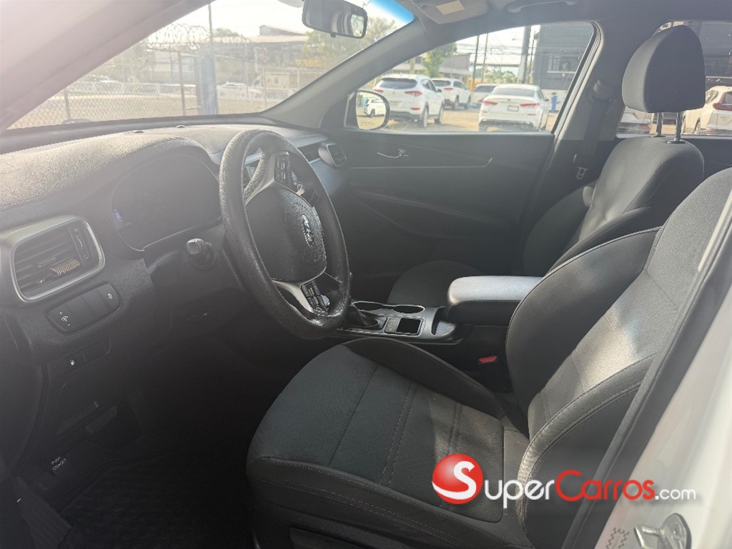 2020 Kia Sorento LX — foto 9 / 10