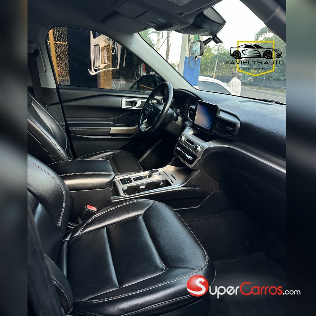 2021 Ford Explorer XLT — foto 8 / 12
