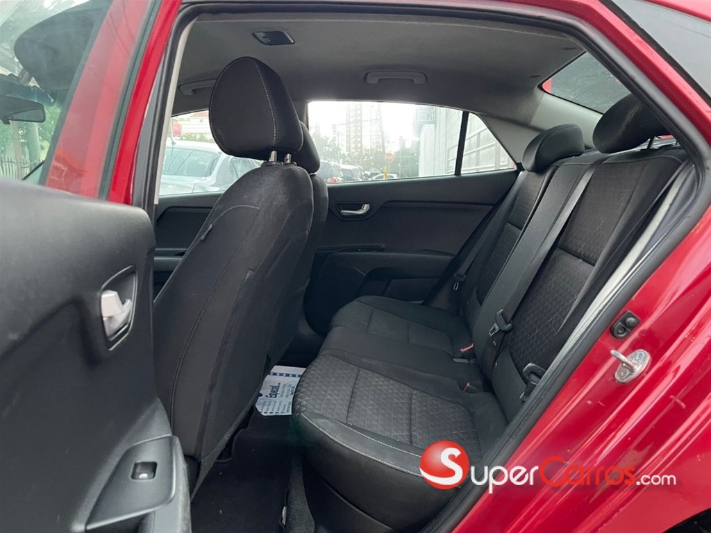 2023 Kia Rio — foto 4 / 11