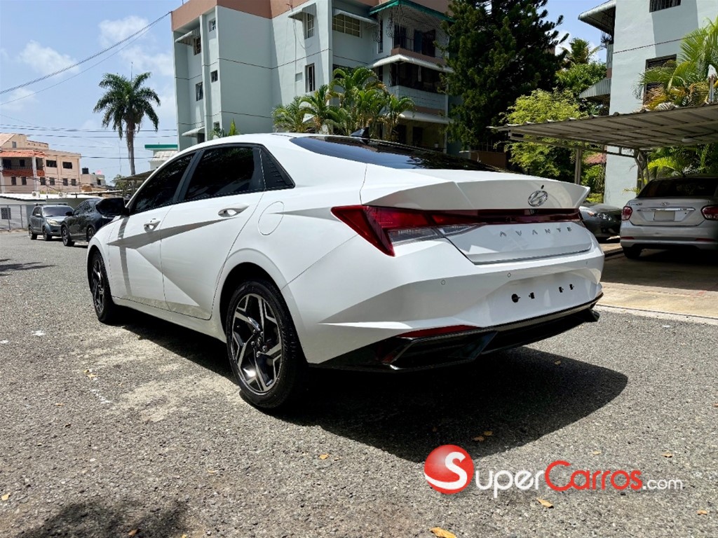 2021 Hyundai Avante Luxury — foto 12 / 12