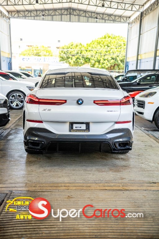 2022 BMW X 6 xDrive40i — foto 6 / 12