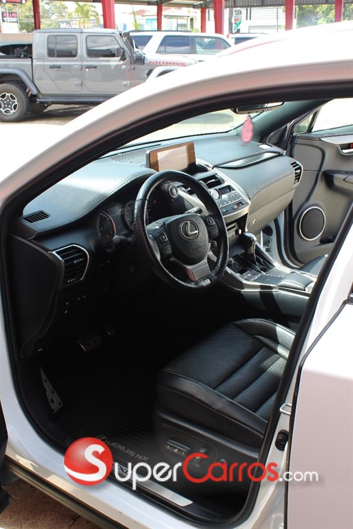 2020 Lexus NX 300 F Sport — foto 8 / 10