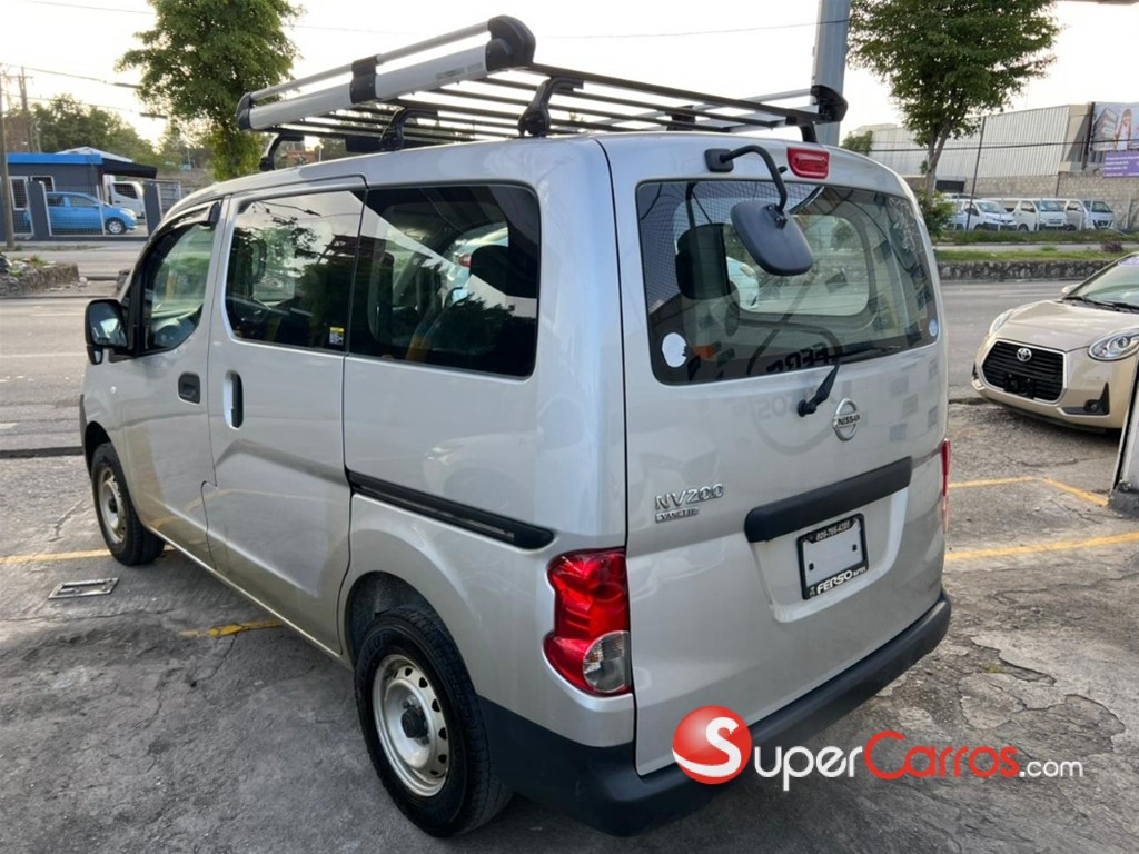 2021 Nissan NV 200 — foto 8 / 10