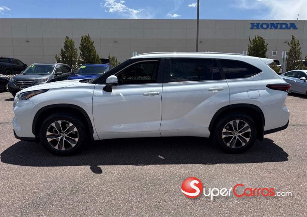 2024 Toyota Highlander XLE — foto 2 / 10