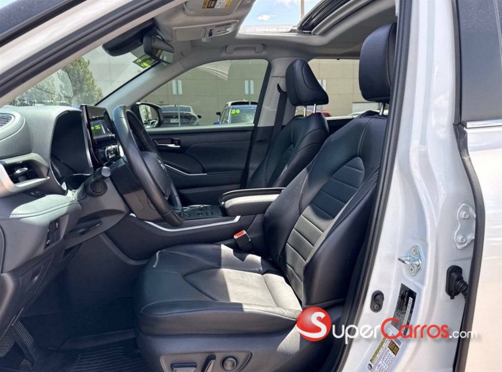 2024 Toyota Highlander XLE — foto 8 / 10