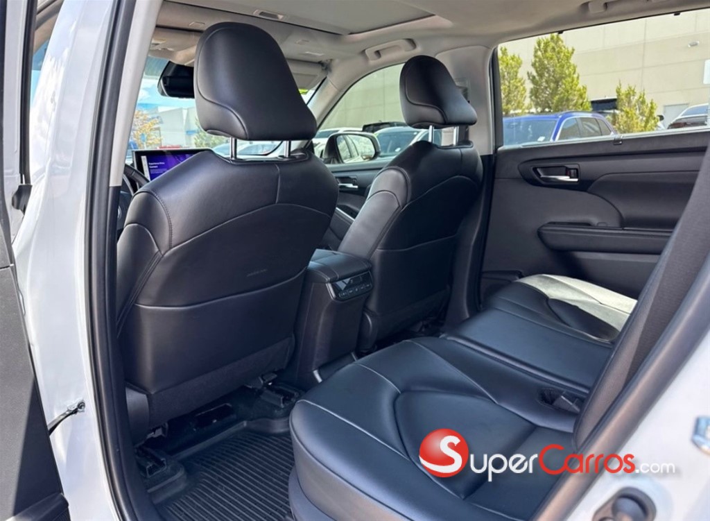 2024 Toyota Highlander XLE — foto 9 / 10