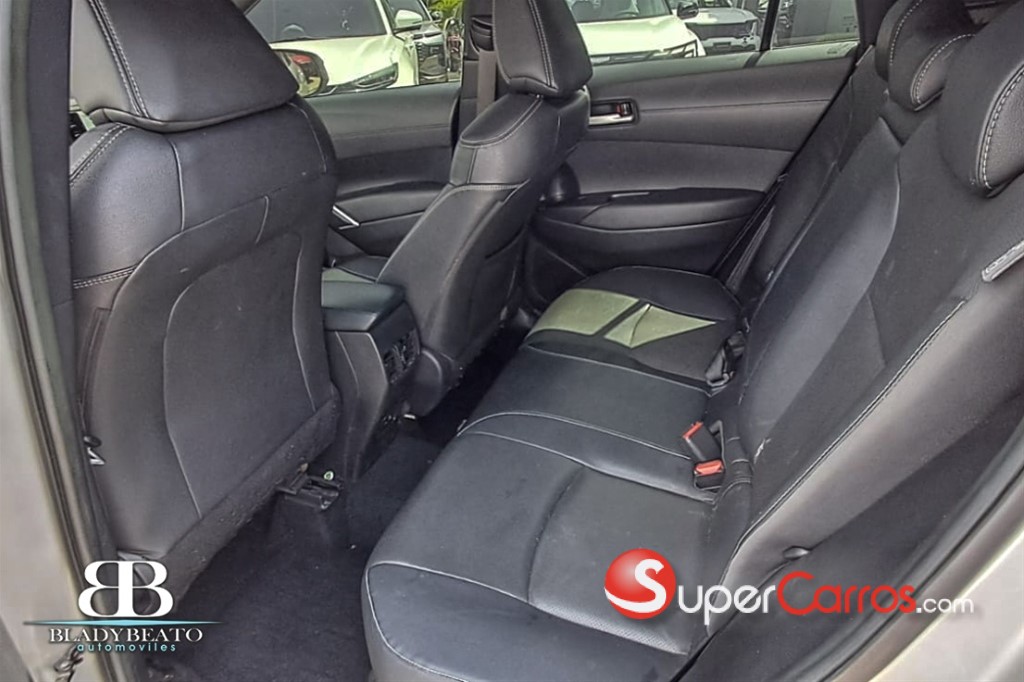 2022 Toyota Corolla Cross Limited — foto 2 / 8