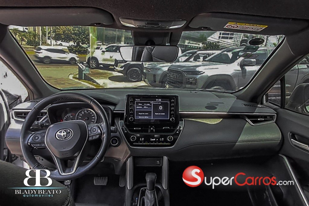 2022 Toyota Corolla Cross Limited — foto 3 / 8