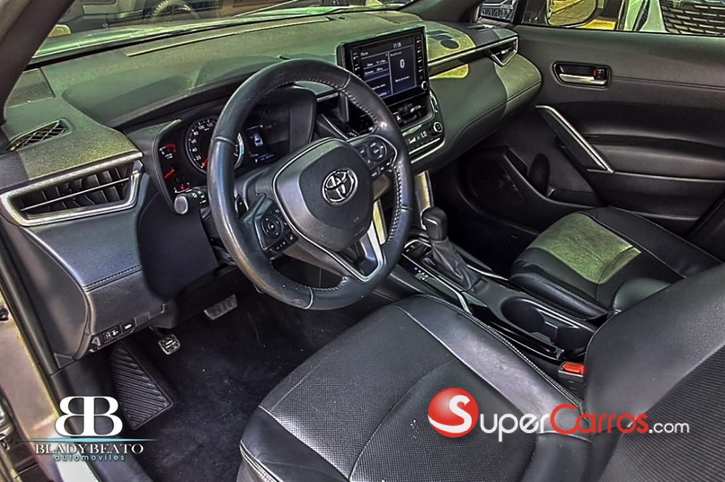 2022 Toyota Corolla Cross Limited — foto 5 / 8