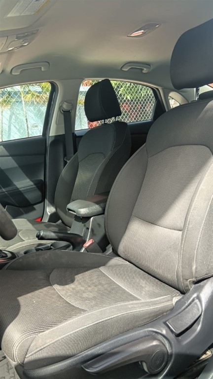 2020 Kia Forte LXS — foto 6 / 11