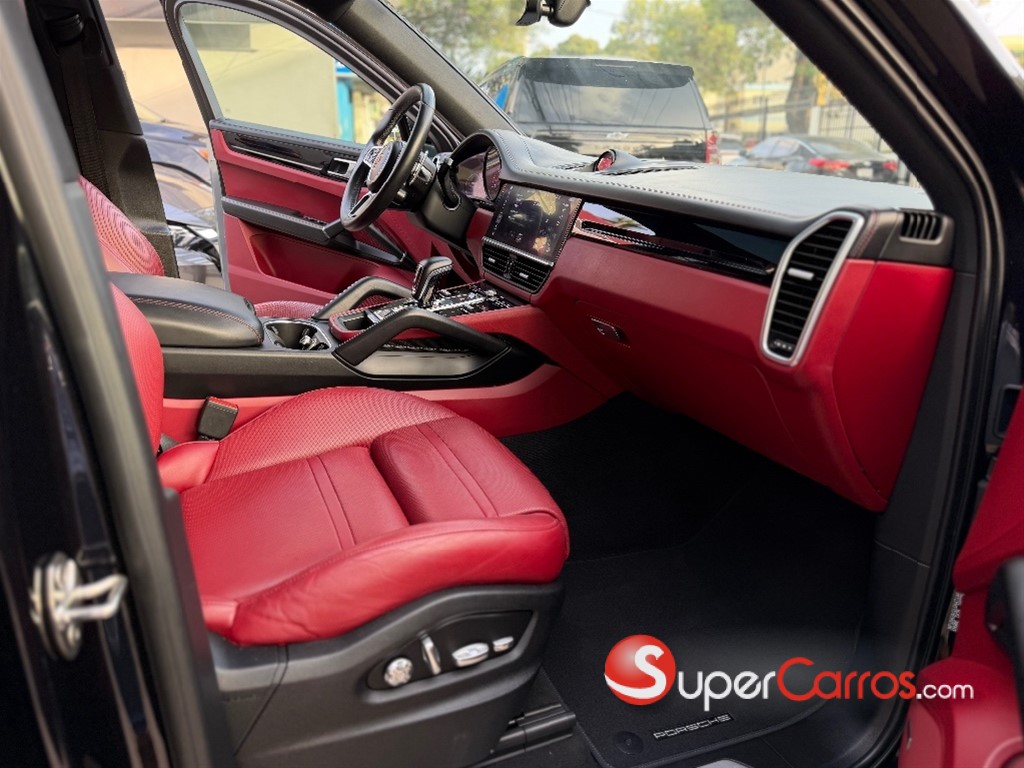 2020 Porsche Cayenne Coupe — foto 9 / 12