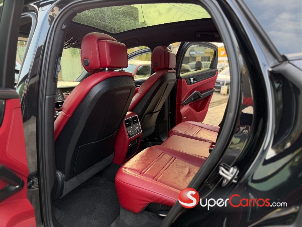 2020 Porsche Cayenne Coupe — foto 10 / 12