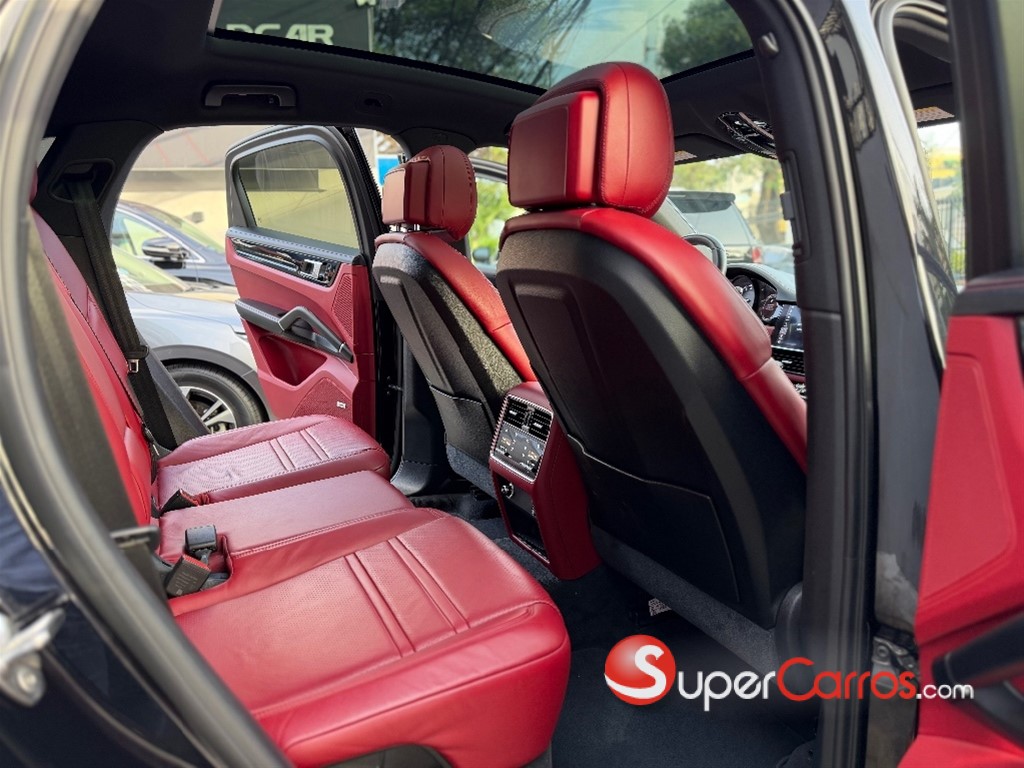 2020 Porsche Cayenne Coupe — foto 11 / 12