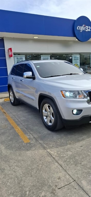 2011 Jeep Grand Cherokee Limited 4x4 — foto 2 / 12