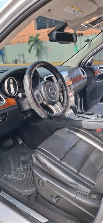2011 Jeep Grand Cherokee Limited 4x4 — foto 11 / 12