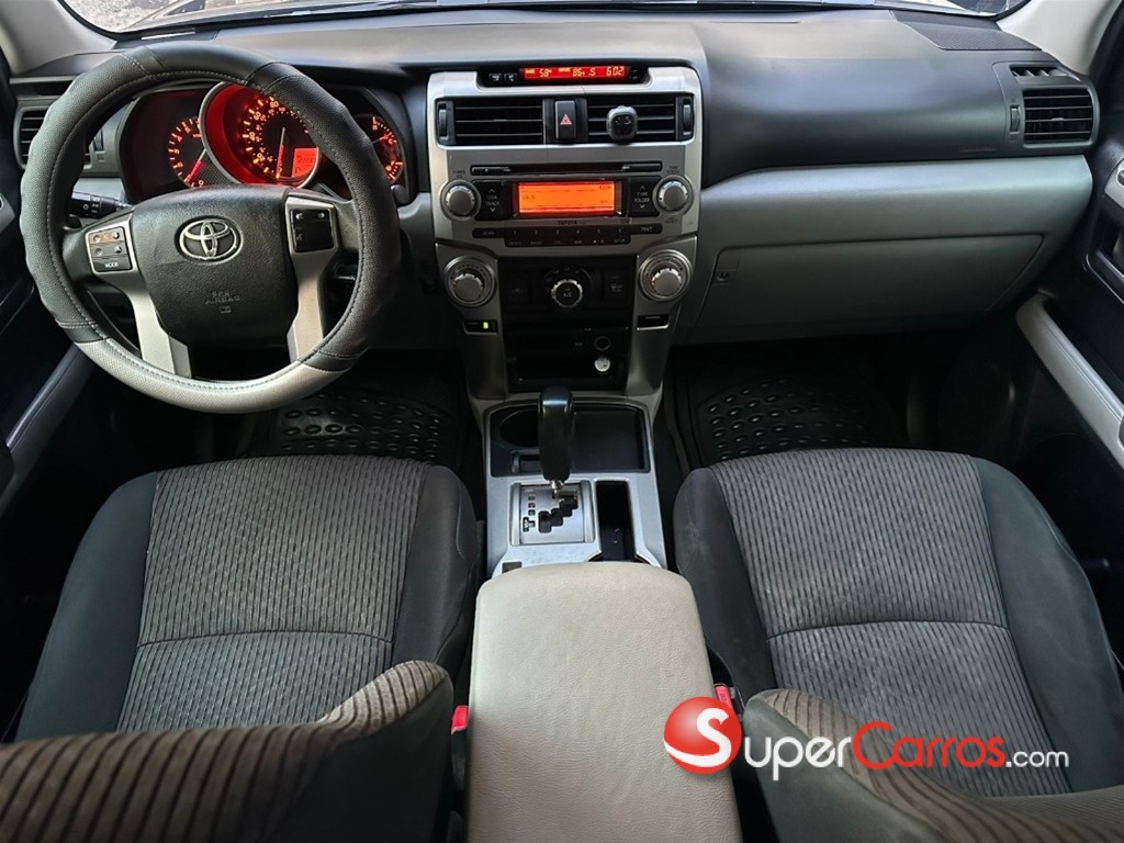 2011 Toyota 4 Runner SR5 — foto 4 / 8