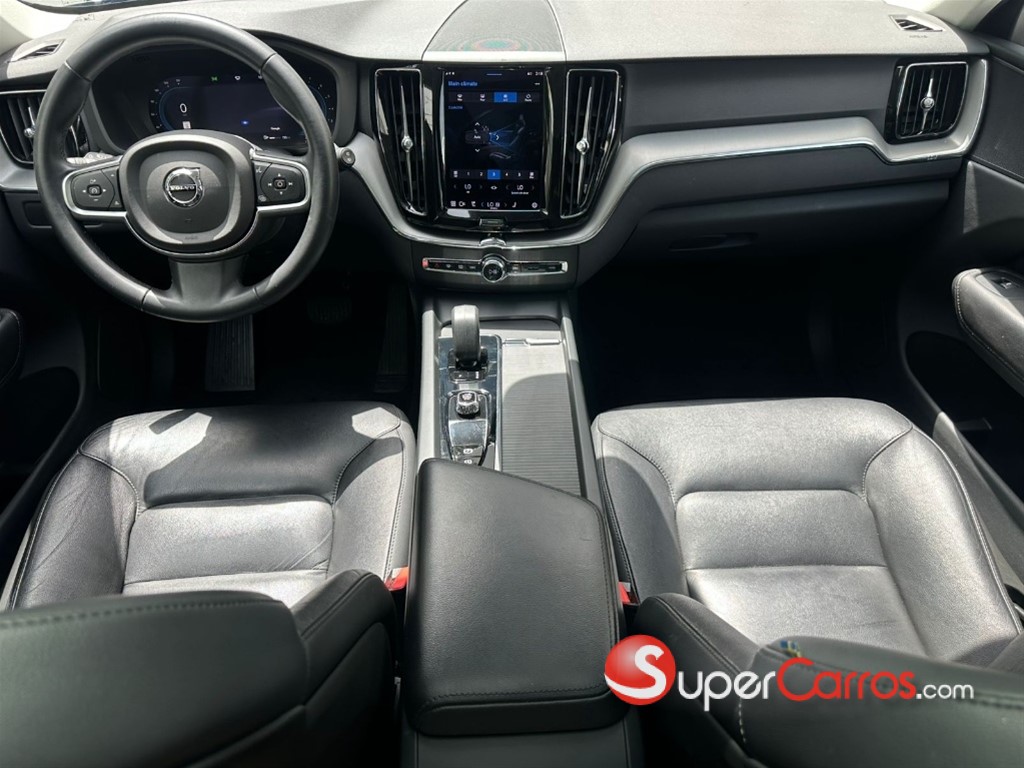 2023 Volvo XC60 CORE — foto 5 / 8