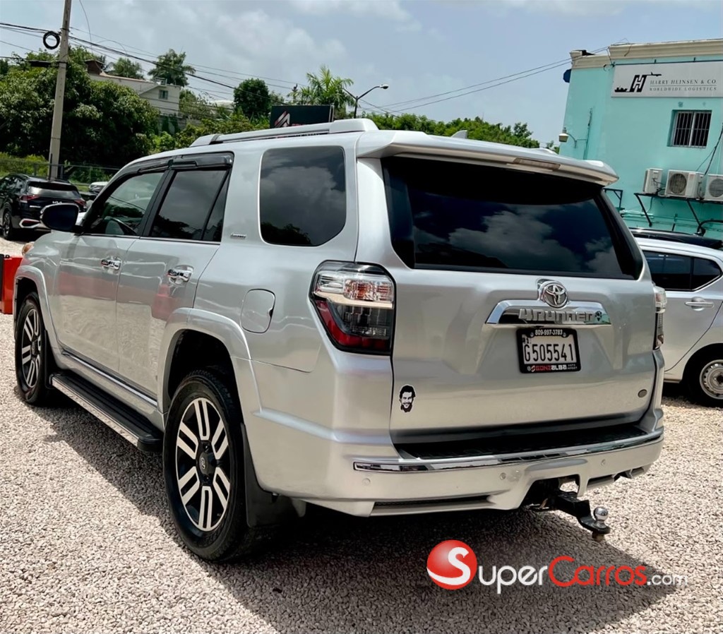 2016 Toyota 4 Runner SR5 Premium — foto 8 / 12