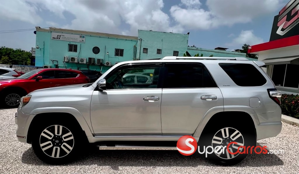 2016 Toyota 4 Runner SR5 Premium — foto 9 / 12