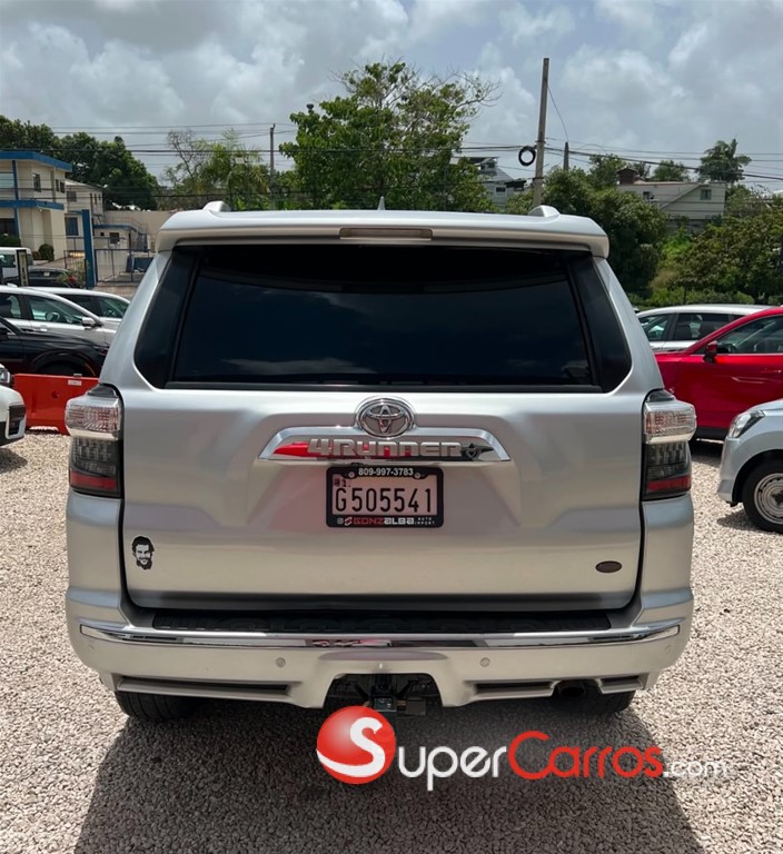 2016 Toyota 4 Runner SR5 Premium — foto 10 / 12