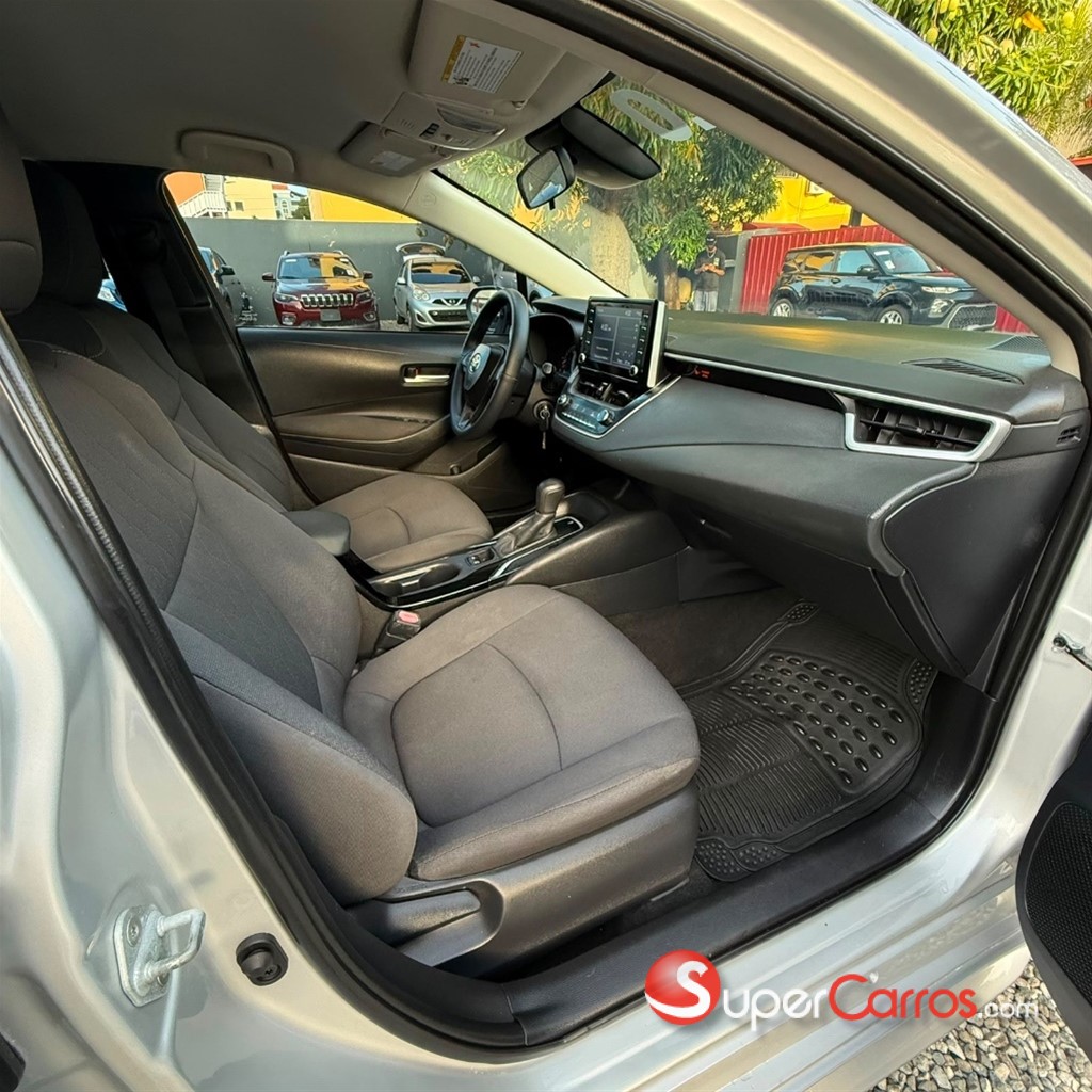 2020 Toyota Corolla LE — foto 9 / 12