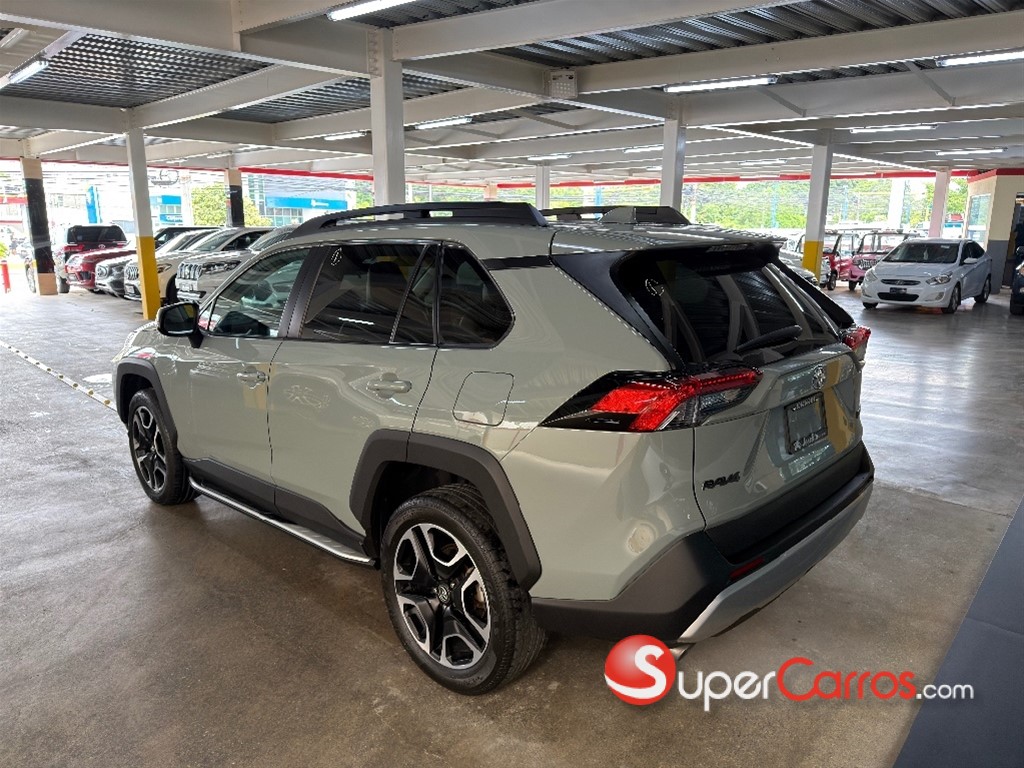 2020 Toyota RAV4 Adventure — foto 8 / 11