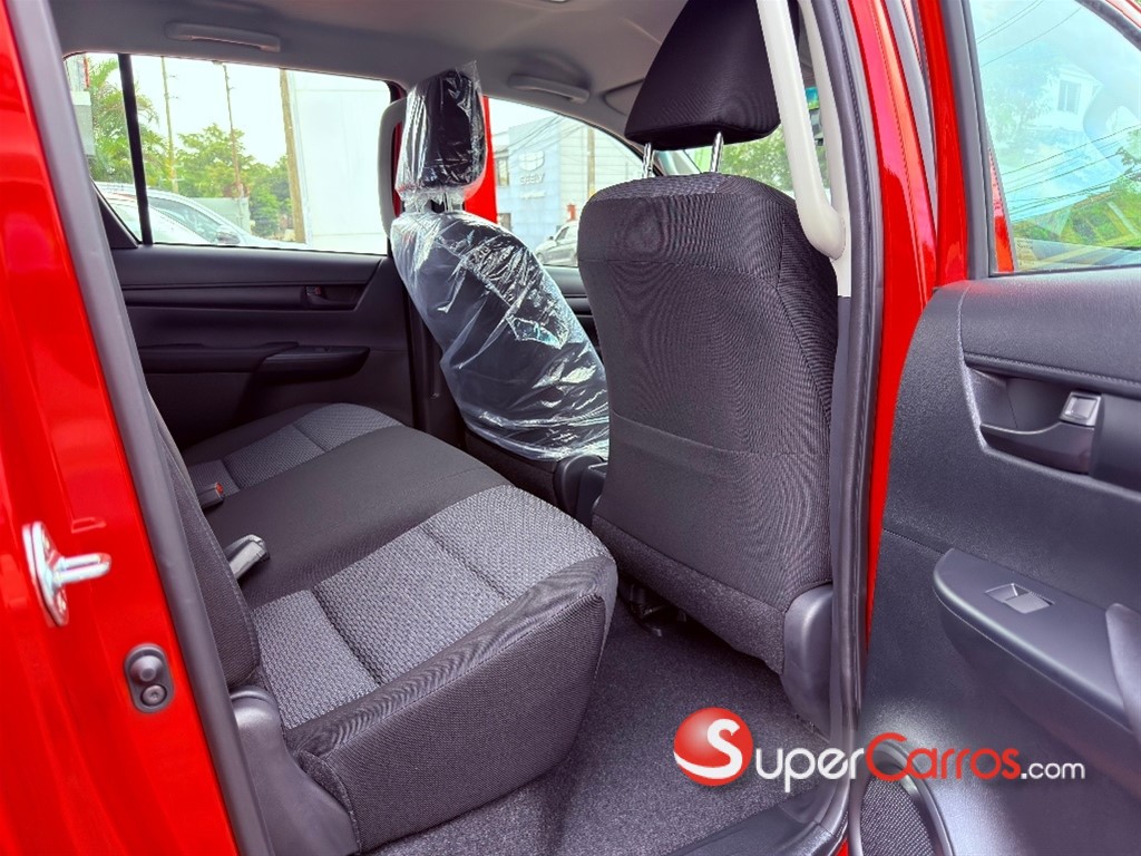 2026 Toyota Hilux — foto 8 / 12