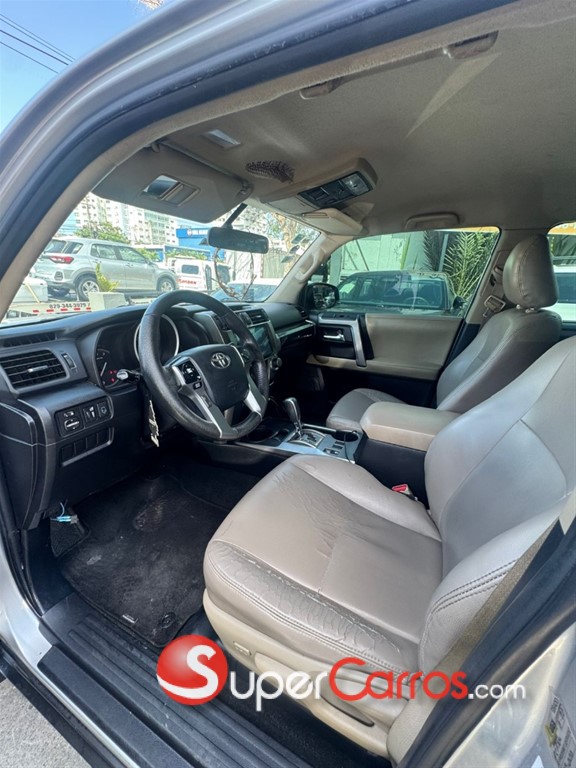 2014 Toyota 4 Runner SR5 — foto 4 / 10