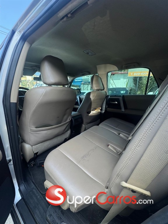 2014 Toyota 4 Runner SR5 — foto 5 / 10