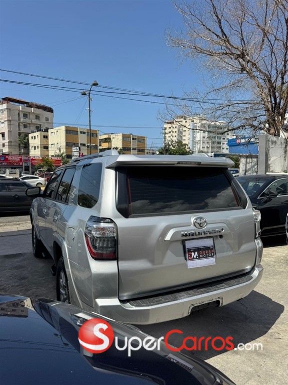 2014 Toyota 4 Runner SR5 — foto 10 / 10