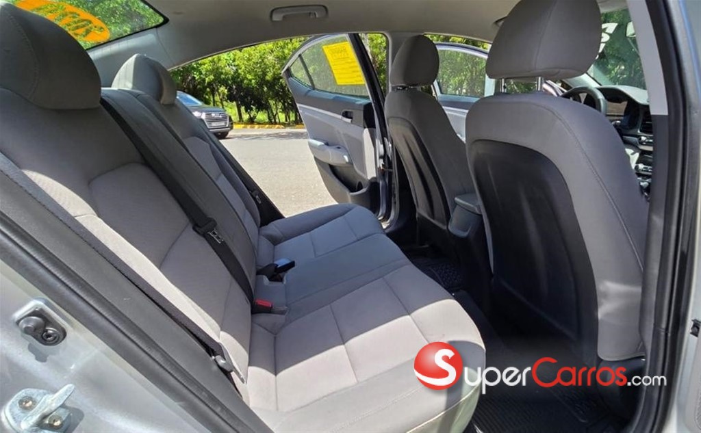 2020 Hyundai Elantra SEL — foto 10 / 12