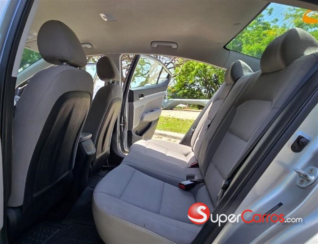 2020 Hyundai Elantra SEL — foto 11 / 12