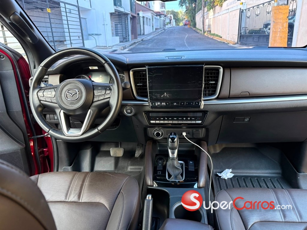 2023 Mazda BT-50 Limited — foto 4 / 12