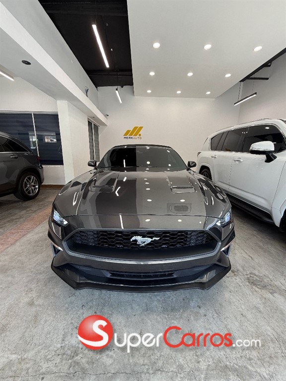 2019 Ford Mustang Ecoboost — foto 4 / 12