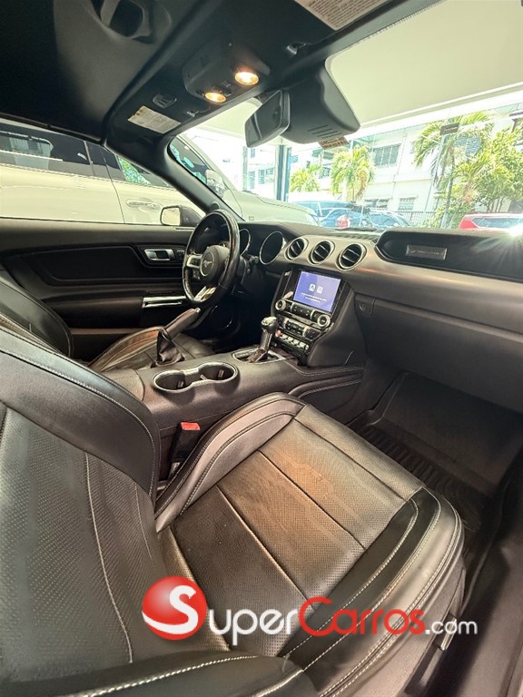2019 Ford Mustang Ecoboost — foto 9 / 12
