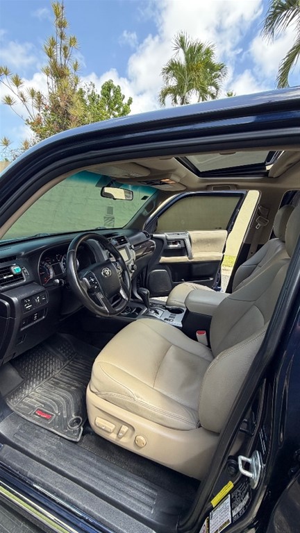 2015 Toyota 4 Runner SR5 Premium — foto 7 / 12