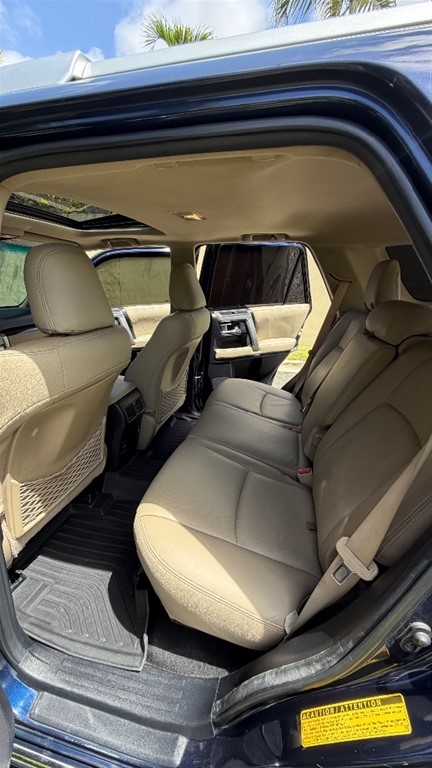 2015 Toyota 4 Runner SR5 Premium — foto 8 / 12