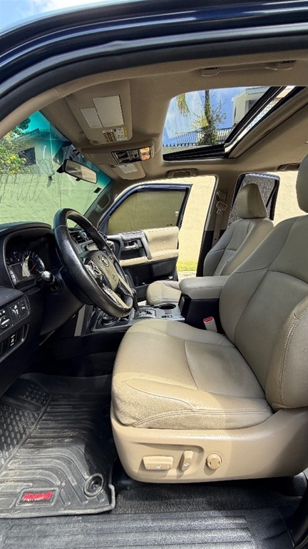 2015 Toyota 4 Runner SR5 Premium — foto 9 / 12