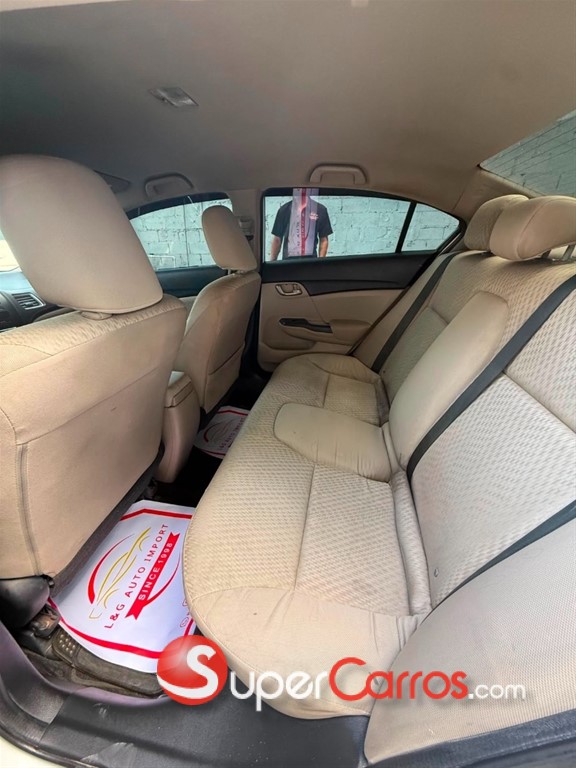 2015 Honda Civic LX — foto 9 / 11
