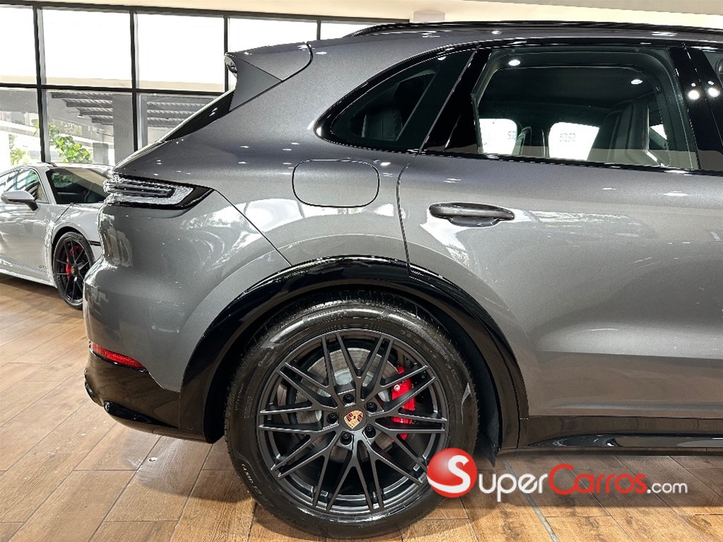 2026 Porsche Cayenne GTS — foto 5 / 10