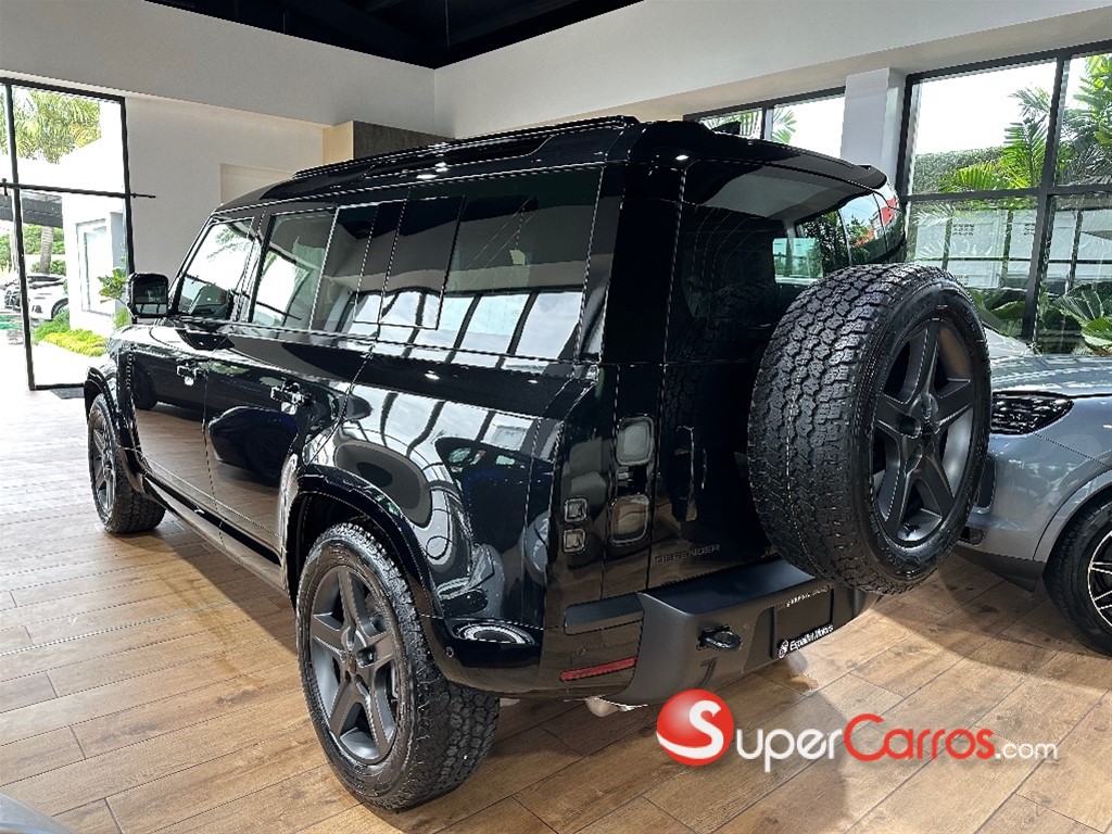 2026 Land Rover Defender 110 — foto 2 / 10